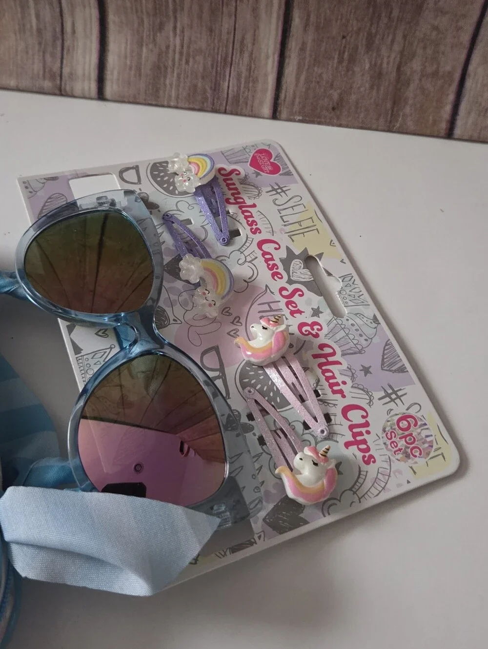 Love @ First Sight Sunglasses with Rainbow Case & Hair Clips Set NIP